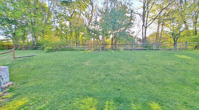 Building Photo - 3 Bed / 3 Bath Single Family Home