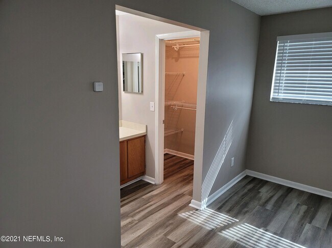 Building Photo - 5553 Greatpine Ln S