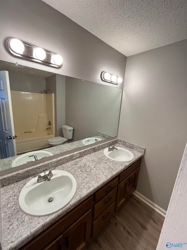 Building Photo - 105 Bellhurst Cir