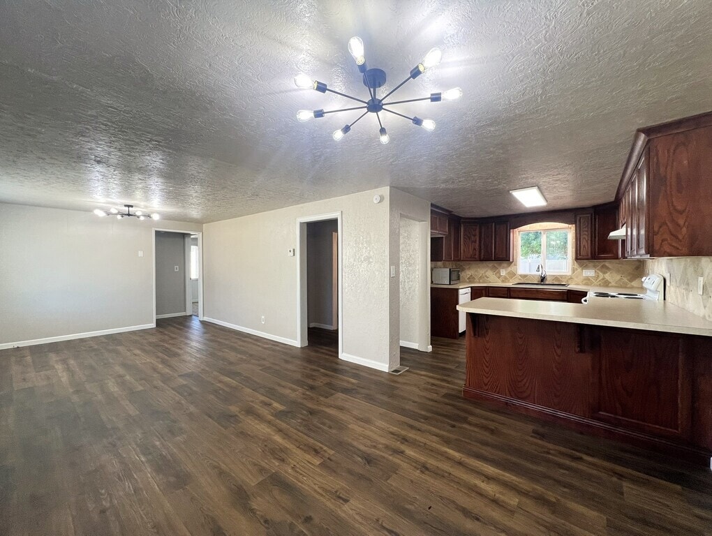 Building Photo - 8725 W Cory Ln