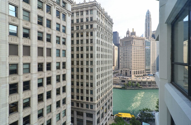 Building Photo - 405 N Wabash Ave