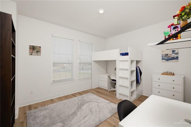 Building Photo - 33 Aqualina Wy