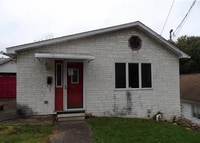Building Photo - Newly Renovated 3 Bed/1 Bath Single Family...