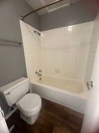 Building Photo - Beuti-ful Town home Ready to Move in!