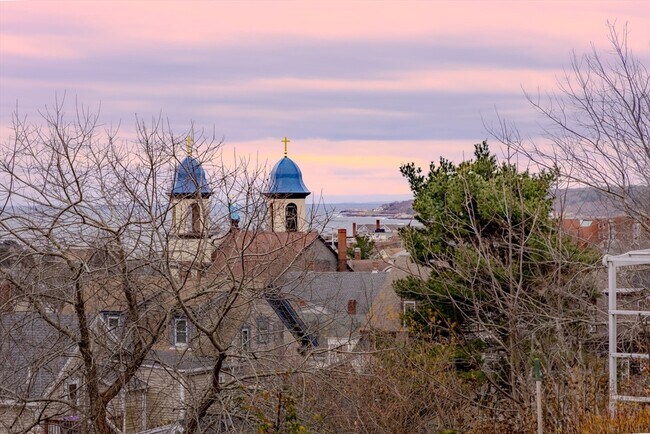 Building Photo - 34 Perkins St