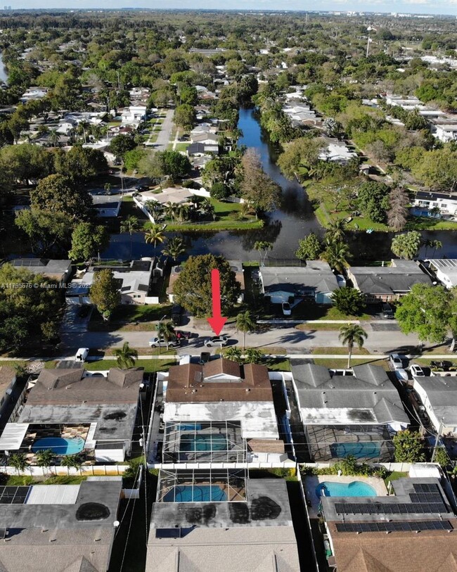 Building Photo - 9240 SW 54th St