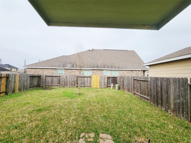 Building Photo - 4075 Mossy Spring Ln