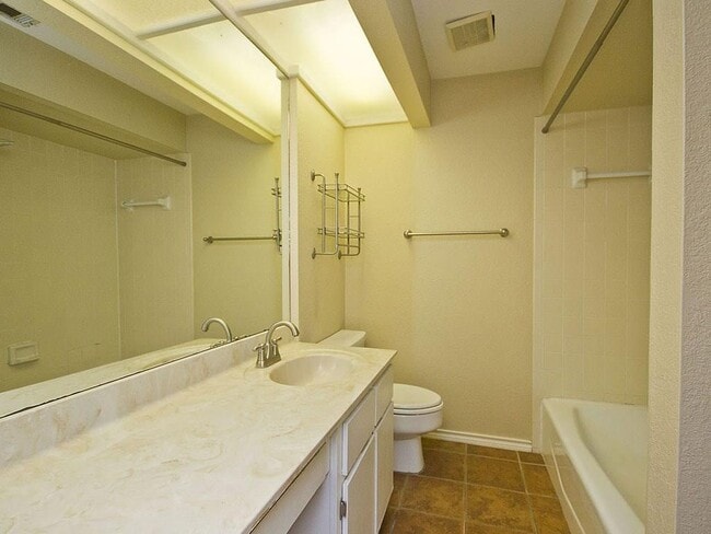 Building Photo - 8200 Neely Dr