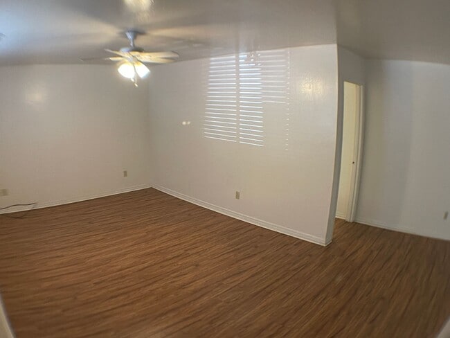 Building Photo - Delightful 2 bedroom 1 bathroom home in Sunnsyside!