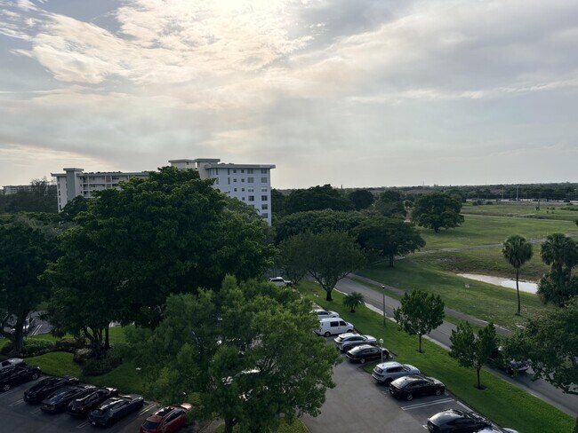 Building Photo - 3091 N Course Dr