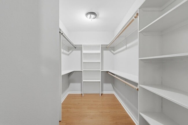 Building Photo - 25611 Timberlane Dr