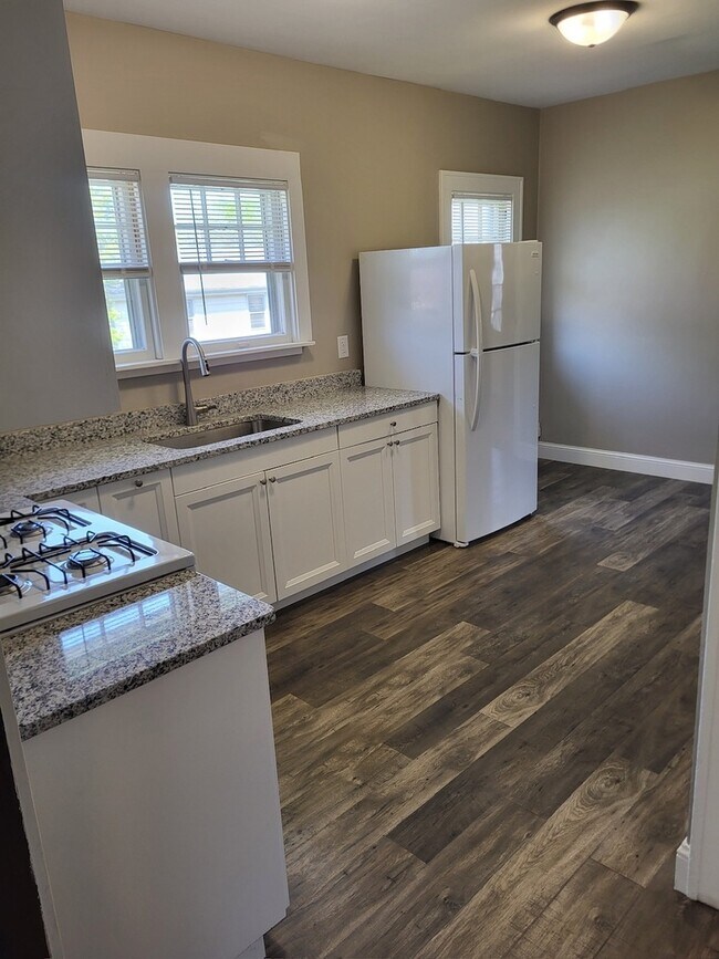 Building Photo - 310 Whittier Ave