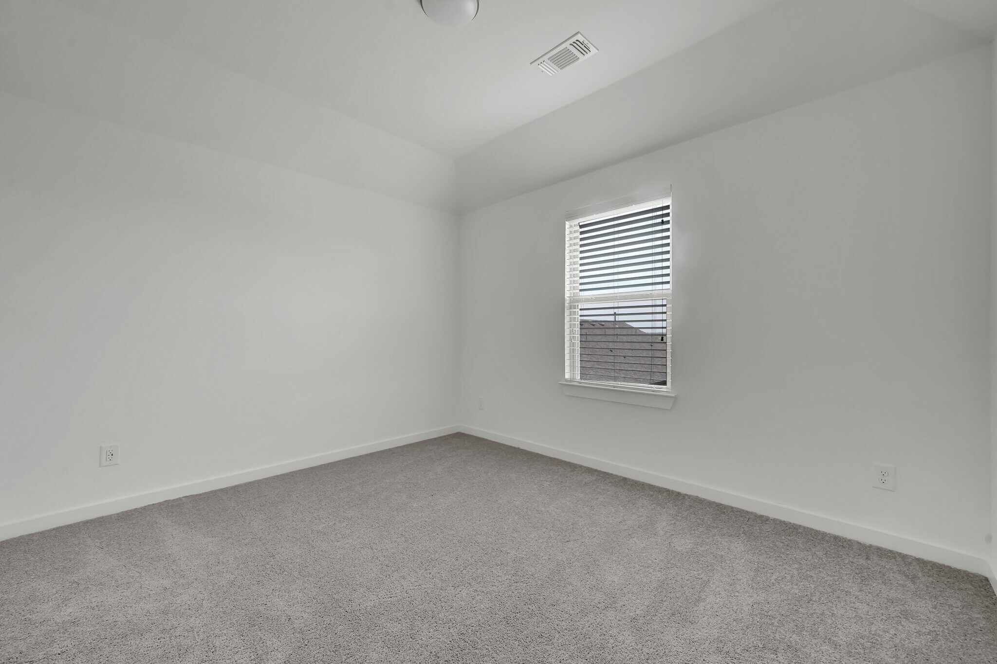 Building Photo - 3729 Paradise Way