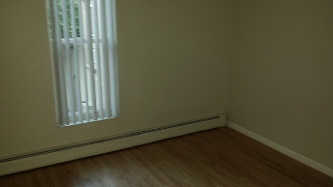 Building Photo - 811 24th St