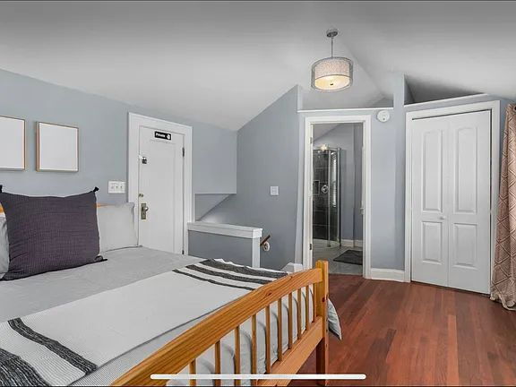 Building Photo - "Charming 3-Bed, 2-Bath Home on Holmes St, Kansas City - Your Cozy Retreat Awaits!"