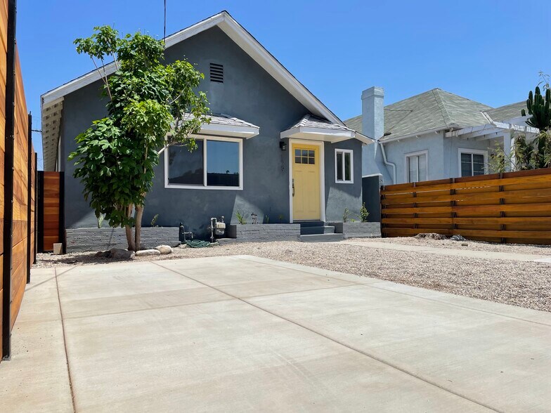 Zeroscape low maintenance yard - 129 E Ave 36