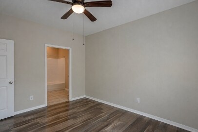 Building Photo - 13700 Richmond Park Dr N