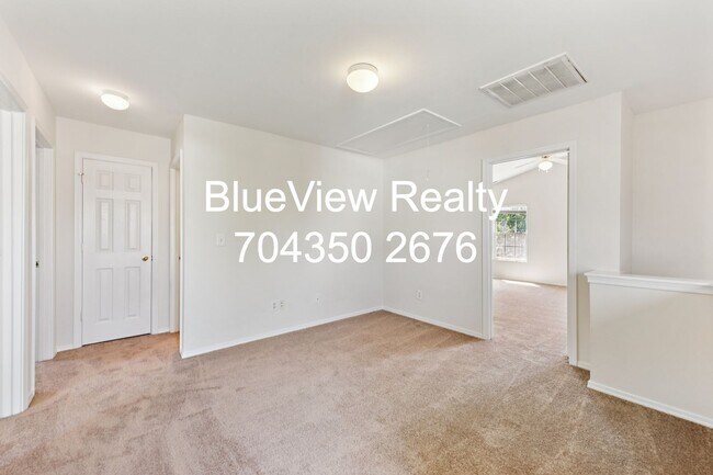 Building Photo - 8605 Redding Glen Ave
