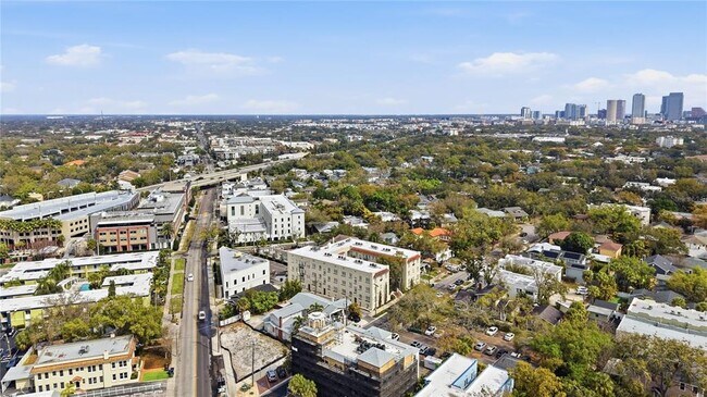 Building Photo - 2117 W Dekle Ave