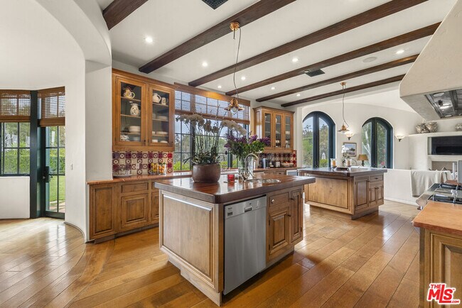 Building Photo - 361 Fordyce Rd