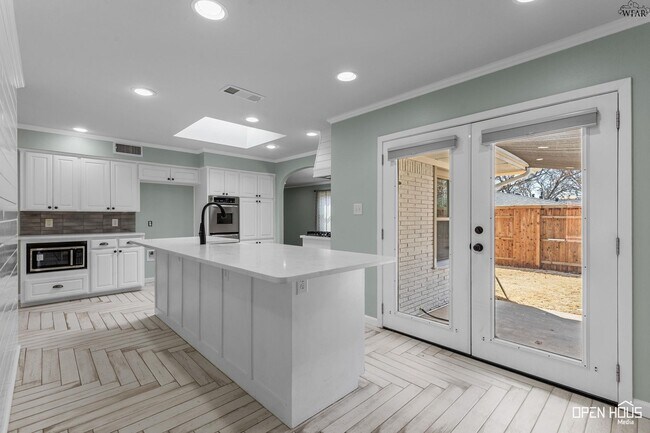 Building Photo - 3512 Juniper Ln