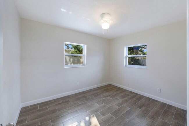 Building Photo - 710 Cayuga St