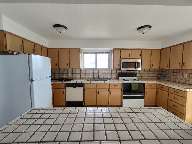 Building Photo - 240 N 3rd St