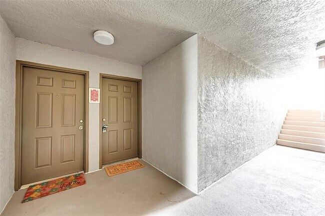 Building Photo - 5005 Wiles Rd