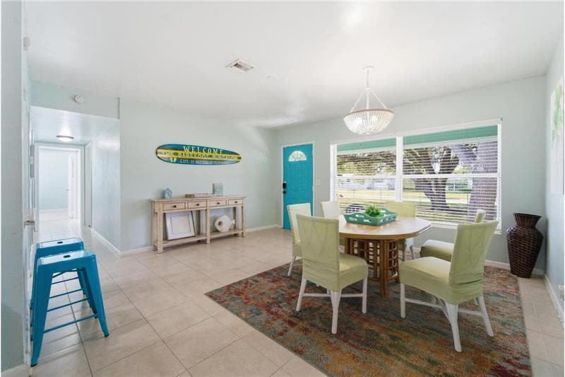 Building Photo - 1424 Willow Rd