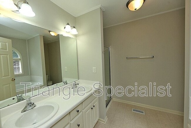 Building Photo - 6004 Sweden Dr