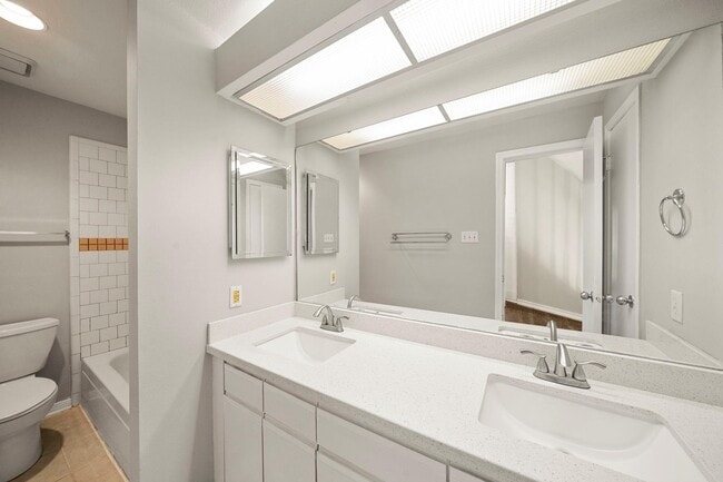 Building Photo - 4144 Greystone Way