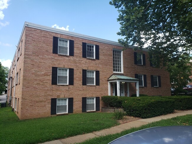 Primary Photo - 7323 Hoover Ave