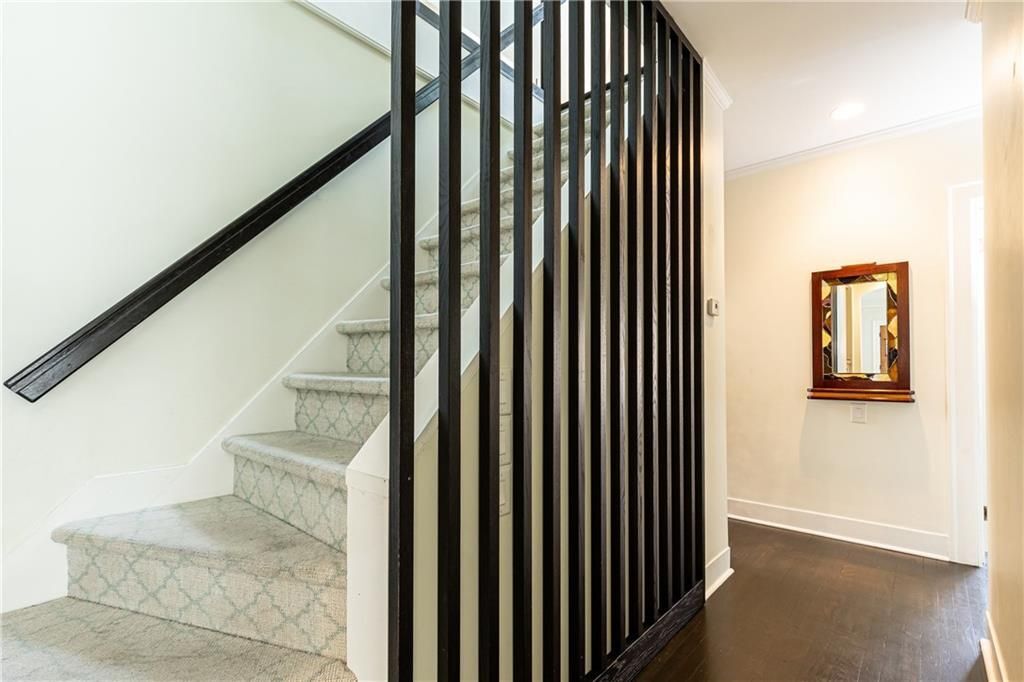 Building Photo - 1022 Reeder Cir NE