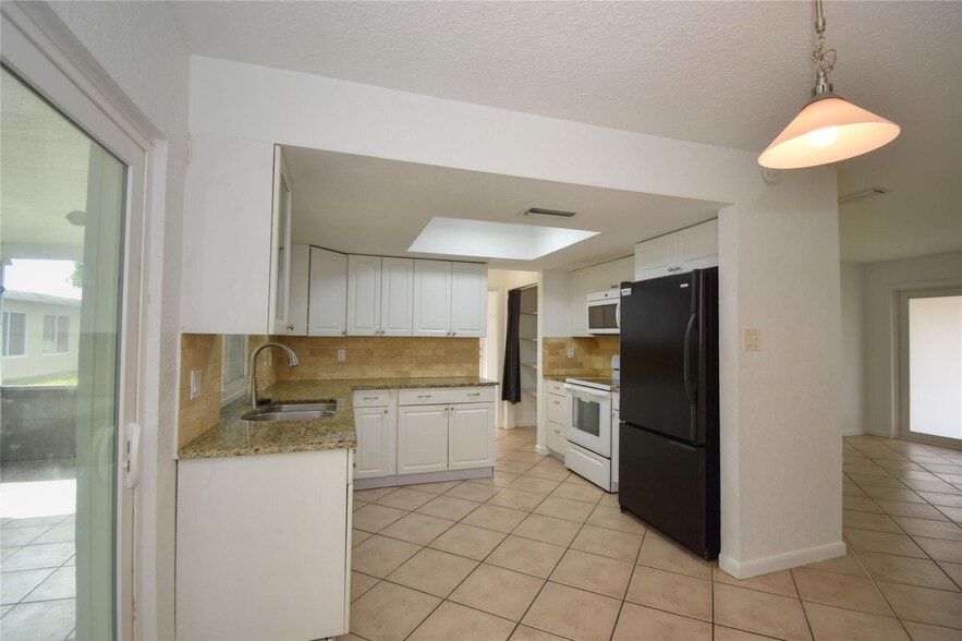 Building Photo - 960 NW 49th St