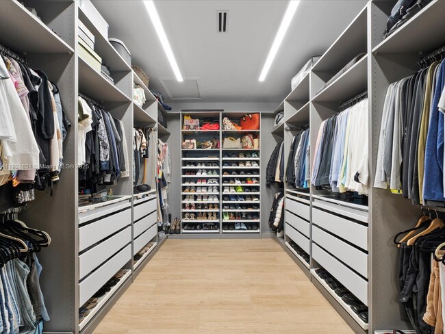 Building Photo - 3753 NE 214th St