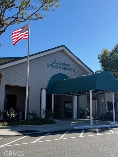 Building Photo - 63 Thicket