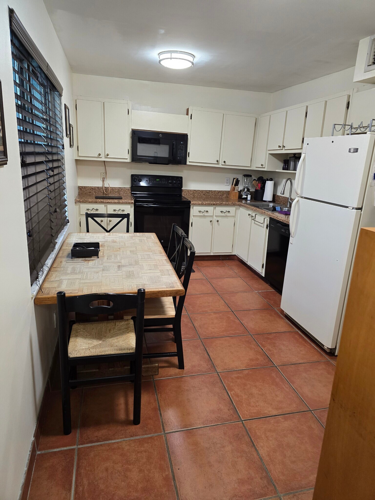 Building Photo - 933 Cypress Grove Dr