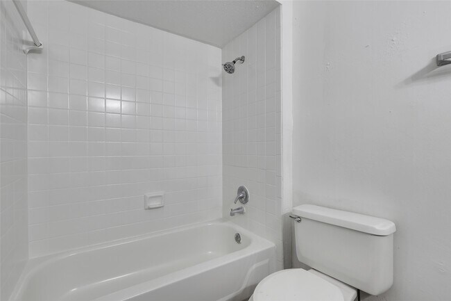 Building Photo - 12610 Ashford Meadow Dr