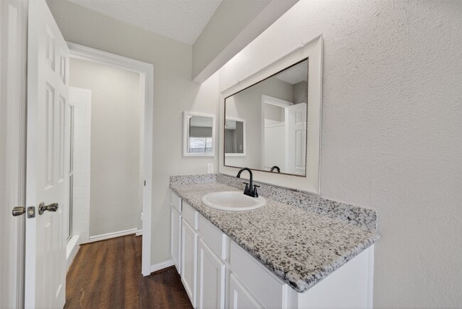 Building Photo - 9906 Rocky Hollow Rd