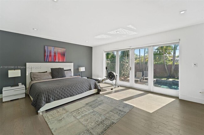 Building Photo - 18 Samana Dr