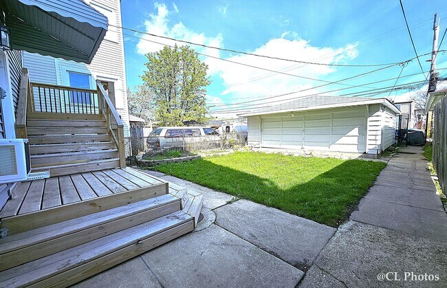 Building Photo - 2924 W 38th Pl