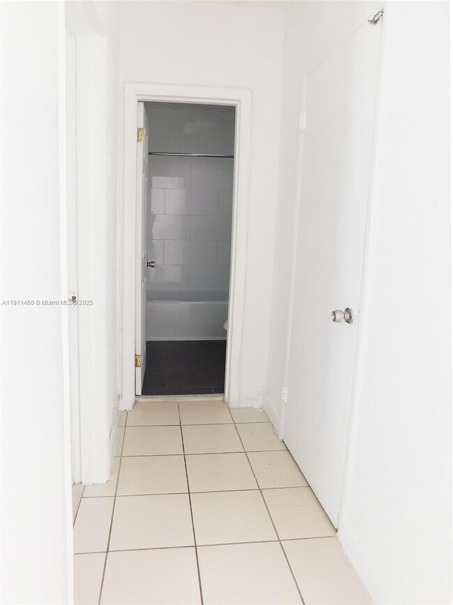 Building Photo - 1247 Marseille Dr