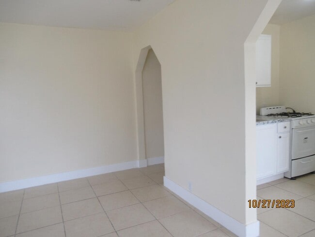 Building Photo - 2325 Madison St