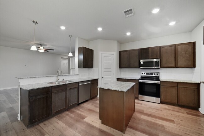 Building Photo - 25172 Pacific Wren Dr