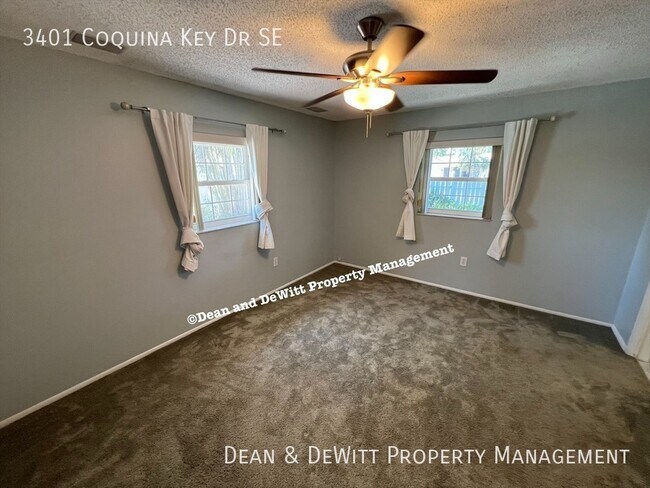 Building Photo - 3401 Coquina Key Dr SE