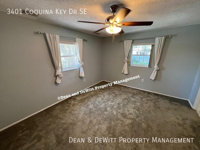 Building Photo - 3401 Coquina Key Dr SE