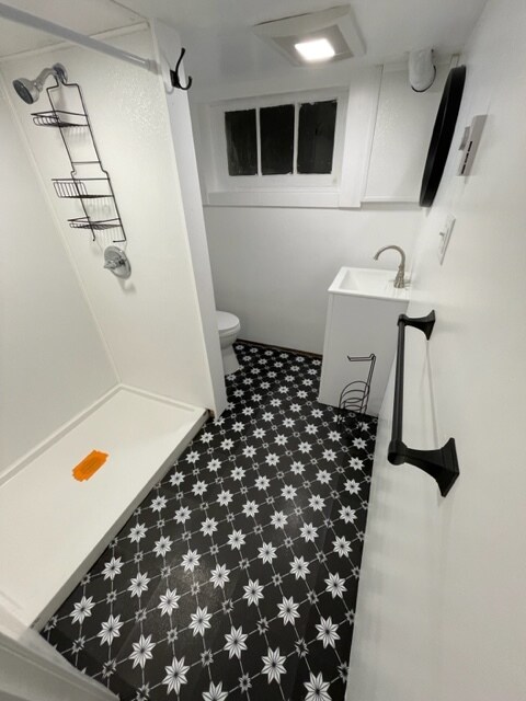 Downstairs bathroom - 1101 Newell St