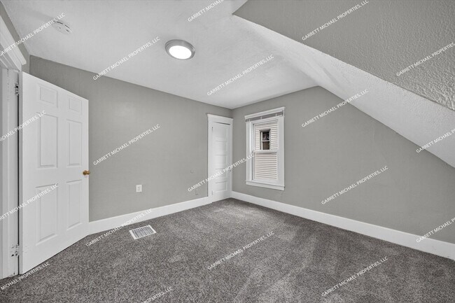 Building Photo - 2322 Fordham St