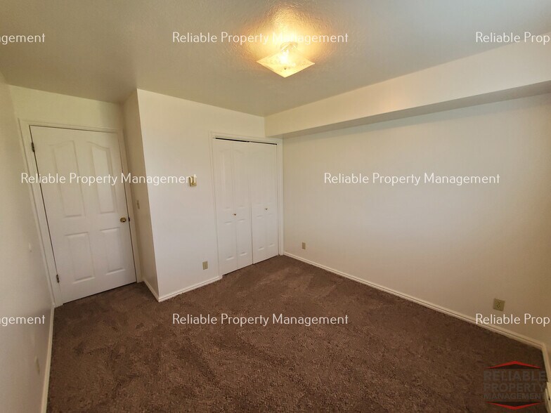 Building Photo - 2114 Meppen Dr