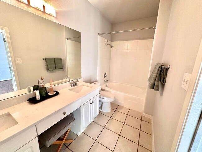 Building Photo - 3300 Forest Creek Dr